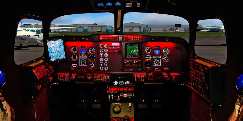Let na simulátoru dvoumotorového letadla: 30 či 60 min.