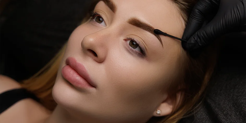Permanentní make-up: rty, oči nebo obočí