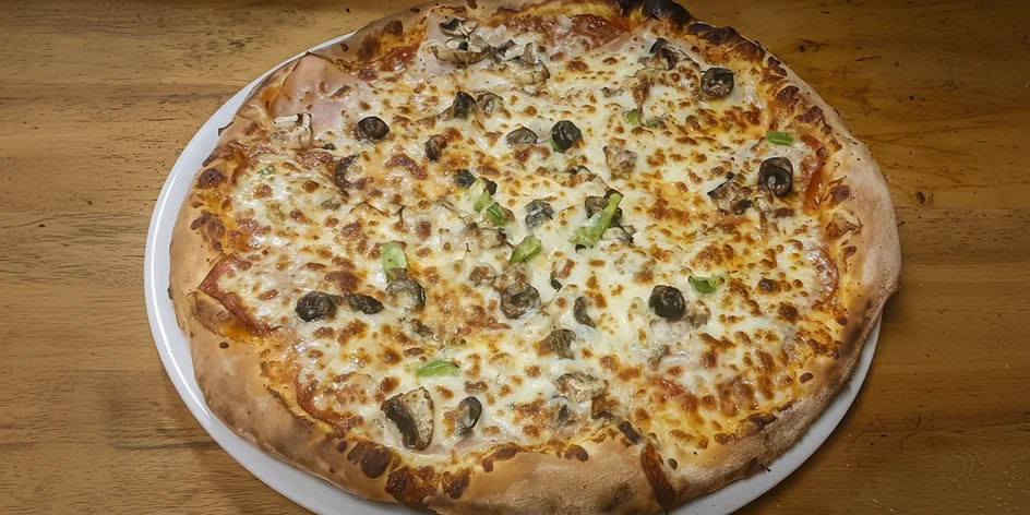 Dvě velké pizzy a jedna malá pizza podle výběru
