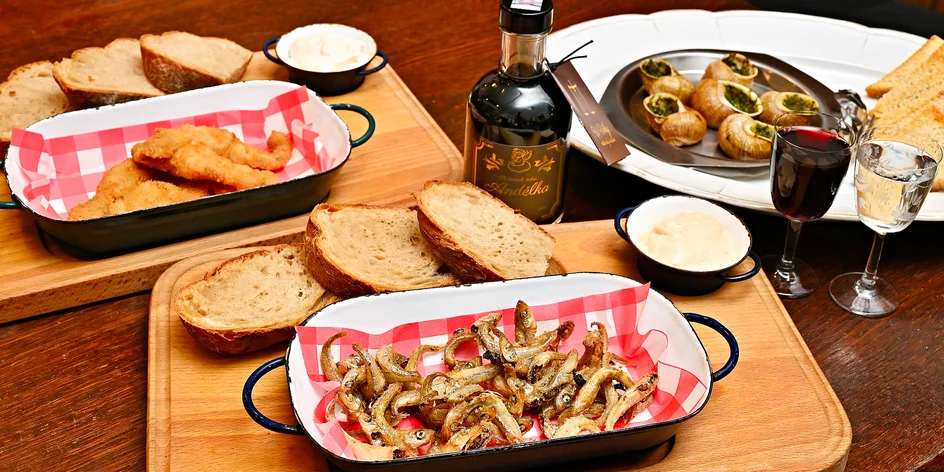 Degu menu s grundlemi, žabími stehýnky a šneky