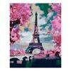 Eiffelova věž a růžové stromy