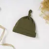 Dětská čepička s uzlíkem z bio bavlny (3-6 měsíců) | Zelená