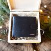 Pánská peněženka v dárkové krabičce MK07 | Balení: Vánoční motiv | Tmavohnědá