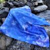 Hedvábný batikovaný šátek – modrá s tóny fialové | Modrá