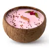 Veganská svíčka v kokosu 350 ml - Plum, Rose & Patchuli