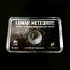 Lunární meteorit v plastové krabičce: 0,4-0,5 g