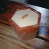 Sójová svíčka v hexagonovém svícnu - Tmavá červená/ knot rovný | Vůně: bez parfemace