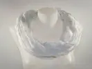 Bílá