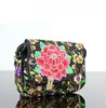 Crossbody kabelka s červenou květinou