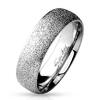 Třpytivý ocelový prsten ve stříbrném odstínu s drsným pískováním | Velikost: 50