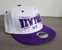 Snapback čepice New York | Bílá/fialová