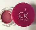 Dlhotrvajúci lesk na pery Calvin Klein (Fuchsia)