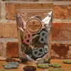 Barevný mix preclíčků obalovaných v čokoládě mnoha chutí | Hmotnost: 250 g